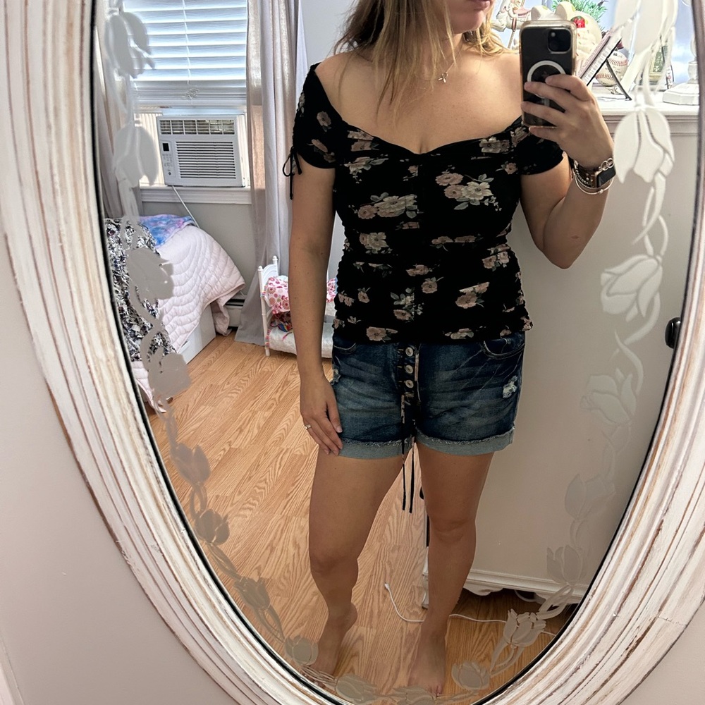 Express size medium floral top